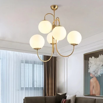 Креативен млечно-бялата стъклена топка Месингови висящи лампи всекидневна с трапезария и спалня на художественото оформление на магазин за дрехи висящи лампа