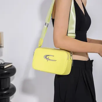 Нова мода персонални минималистичная чанта за фотоапарат 2023, ежедневни универсална женска чанта за крайградски пътувания, чанта през рамо за жени